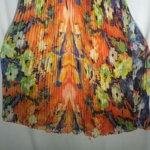 Pleated Skirt New with out tag Size L